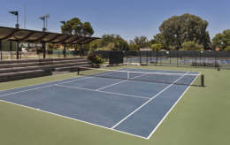 �ն��϶���ѧ