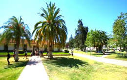 ʥ���������ʼ���ѧУ