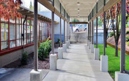 ��˹��ɽѧԺ