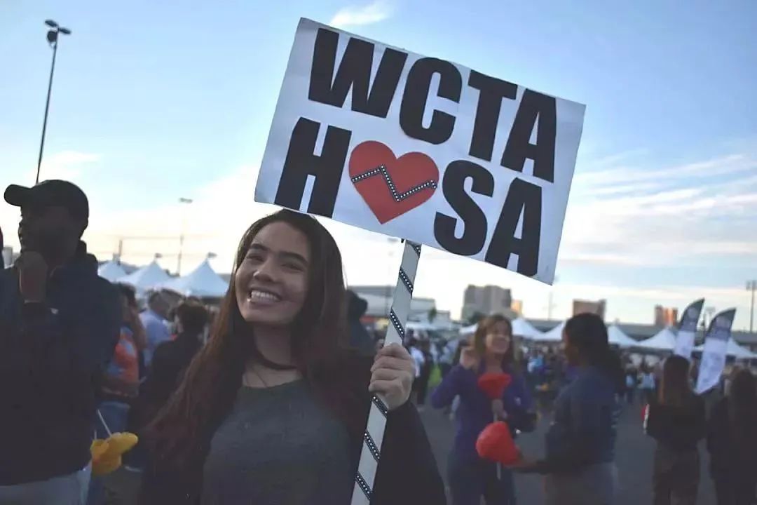 ��ֲμ�����4�꣬���ջ���˹̹����ѧoffer